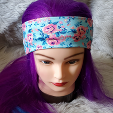 Load image into Gallery viewer, Roses on Blue Roses on Blue Snazzy headwear